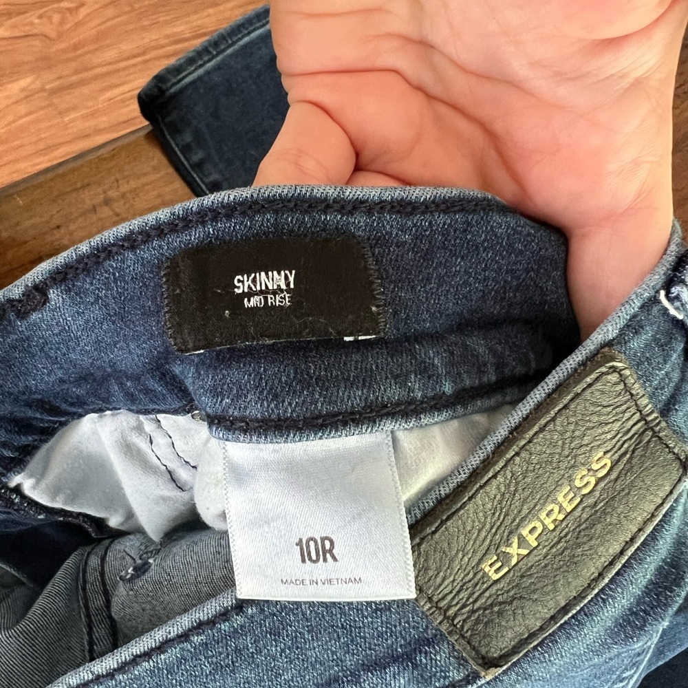 Express Skinny Mid Rise Jeans - Picture 4 of 4